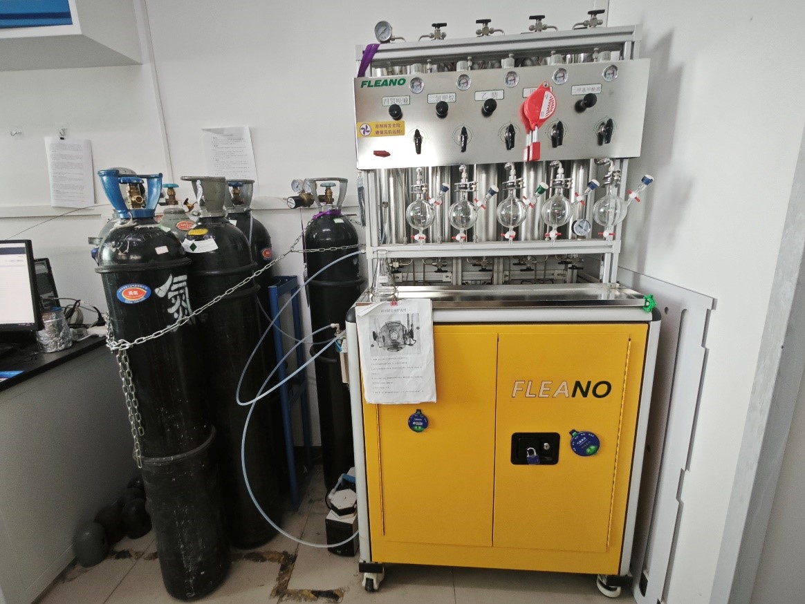 Solvent purification system